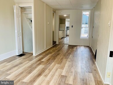 909 Moss St, Reading, PA 19604 - photo 7