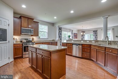 23717 Gambrel Oak Ct, California, MD 20619 - photo 6