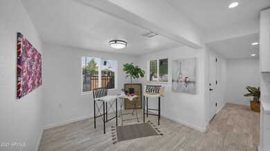 Eat-in Kitchen
