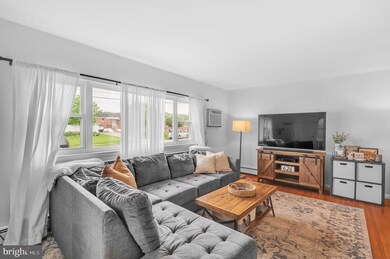 626 Turf Ln, Conshohocken, PA 19428 - photo 4