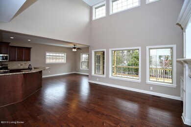 Great rm , dinng area, kitchen island