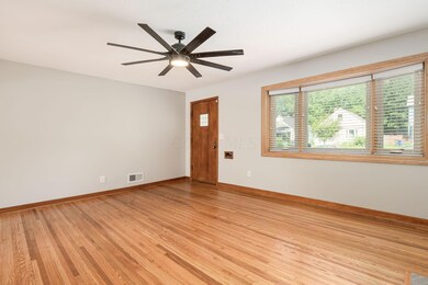 2955 Oaklawn St, Columbus, OH 43224 - photo 6