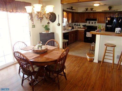 1725 Acorn Dr, Reading, PA 19608 - photo 4