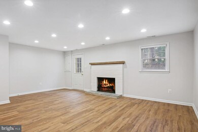 9575 Blake Park Ct, Fairfax, VA 22031 - photo 3