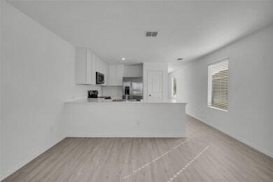 309 Marty Allen Loop, Jarrell, TX 76537 - photo 3