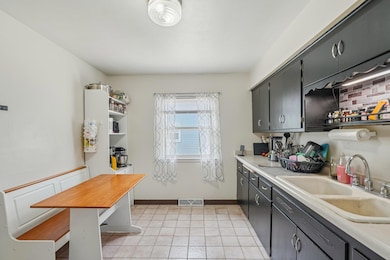 28-web-or-mls-4423-4425 S 5th Pl-S2706-0