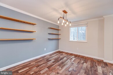 8601 Spring Creek Ct, Springfield, VA 22153 - photo 7