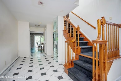 157 Collyer Ave, Staten Island, NY 10312 - photo 3