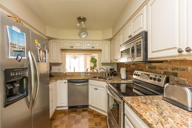 2764 Chateau Circle-11