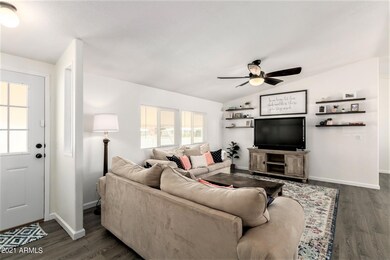 Entry Living - 1