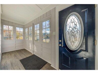 6-web-or-mls-Porch-Edit