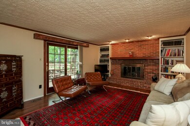 8000 Treasure Tree Ct, Springfield, VA 22153 - photo 6