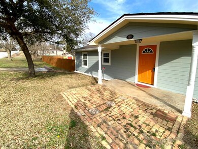1031 W Hull St, Denison, TX 75020 - photo 5
