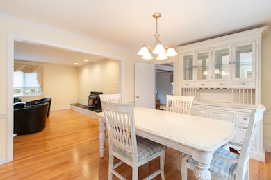 306 Hawthorne Ln, Orange, CT 06477 - photo 5