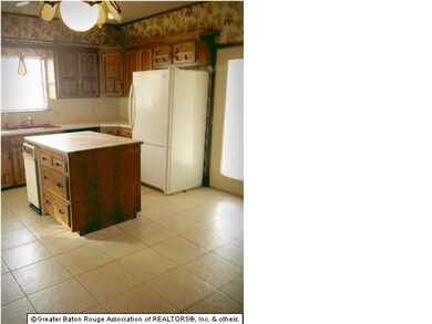 Kitchen & island area