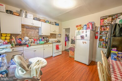 529 E Lafayette St, Norristown, PA 19401 - photo 4