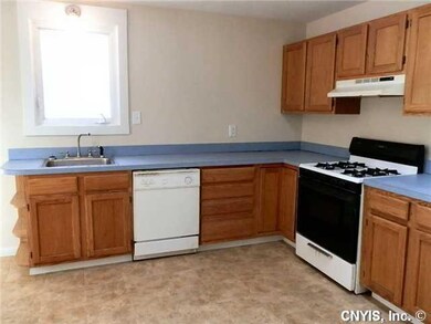 Kitchen. The large eat-in kitchen has brand new vi