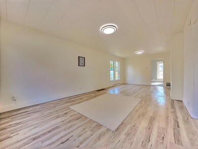 6 Entry-Living-Dining (2)