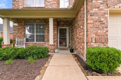 With an extra wide front yard allowing for plenty