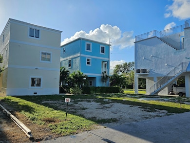 94825 Overseas Hwy unit 68, Key Largo, FL 33037 - photo 3