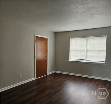 4407 Caroline Dr unit C, Savannah, GA 31404 - photo 2