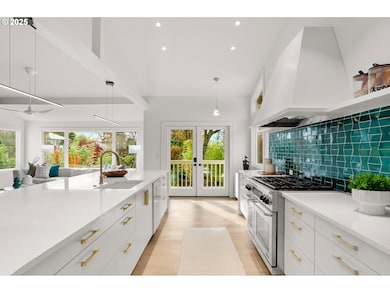 5044 SW Windsor Ct, Portland, OR 97221 - photo 7