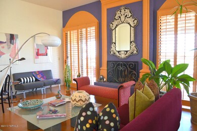 great room:high ceilings & 8' hi sliders