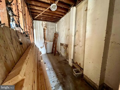 2534 W Franklin St, Baltimore, MD 21223 - photo 5