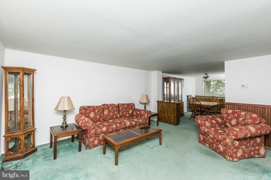 1044 Foxwood Ln, Essex, MD 21221 - photo 3