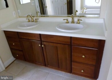 8511 Halston Way, Bethesda, MD 20814 - photo 2