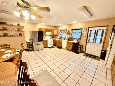 610 Mineral Ave, Scranton, PA 18509 - photo 2