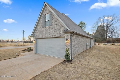 6472 John Hamilton Way E, Olive Branch, MS 38654 - photo 4