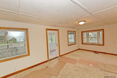 129 N Amherst Ave, Schenectady, NY 12304 - photo 5