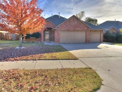 1808 NE 32nd St, Moore, OK 73160 - photo 3