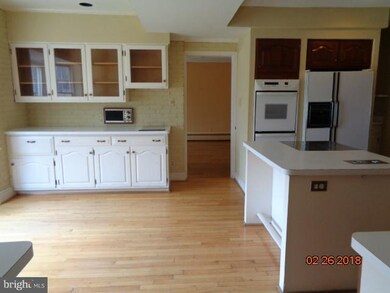 8520 Horseshoe Ln, Potomac, MD 20854 - photo 4