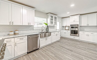 10003 Briar Dr, Houston, TX 77042 - photo 5