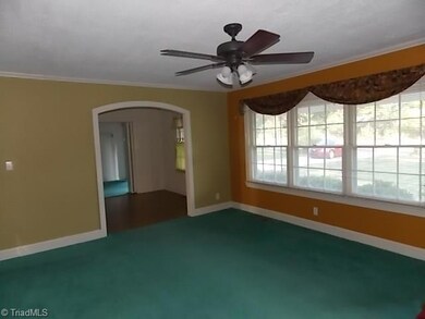 818 Sherwood Rd, Asheboro, NC 27205 - photo 2