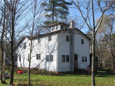 Exterior Back Alot of house( 2,000 sq ft) for the 
