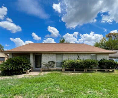 6814 Winding Trace Dr, Houston, TX 77086 - photo 2