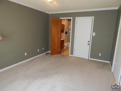 3621 SW Eveningside Dr, Topeka, KS 66614 - photo 7
