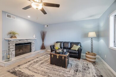 2102 N 25th Place, Phoenix, AZ 85008 - photo 2