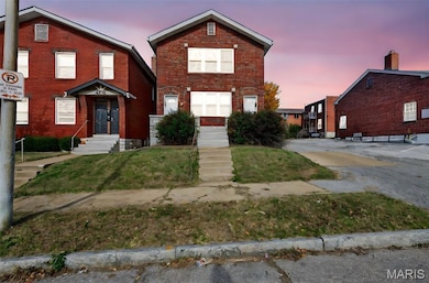 4313 Tholozan Ave, Saint Louis, MO 63116 - photo 2