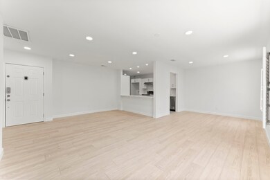 2822 Briarhurst Dr unit 44, Houston, TX 77057 - photo 4