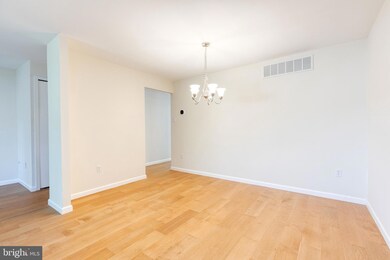 9713 Summer Park Ct, Columbia, MD 21046 - photo 7