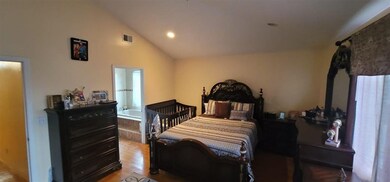 499B Park Ave, Fairview, NJ 07022 - photo 6