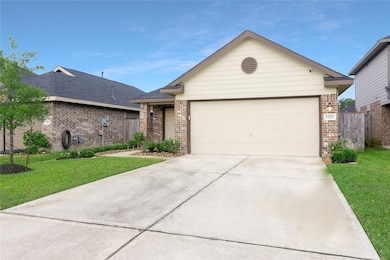 Charming curb appeal with a spacious cement drivew