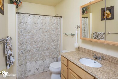 Bathroom_DMD_7621-SMALL