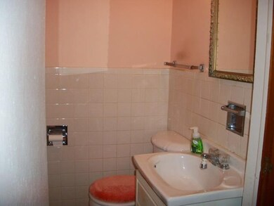 4004 N Lanewood Dr, Muncie, IN 47304 - photo 6