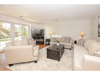 790 Fair Oaks Dr, Eugene, OR 97401 - photo 2