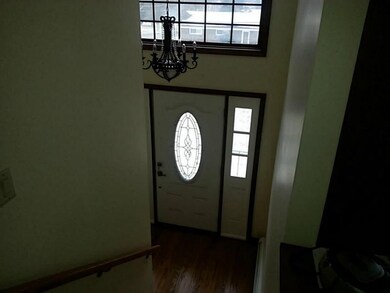 Entry/Foyer.